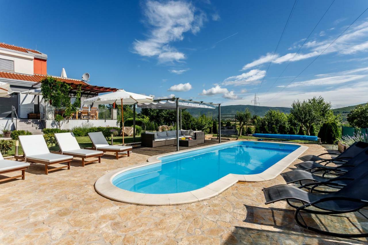 Luxury Villa Nadalina-Dicmo Dugopolje Buitenkant foto